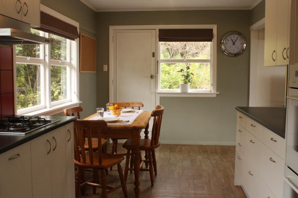 Tahuna Hills Guesthouse Нельсон Экстерьер фото